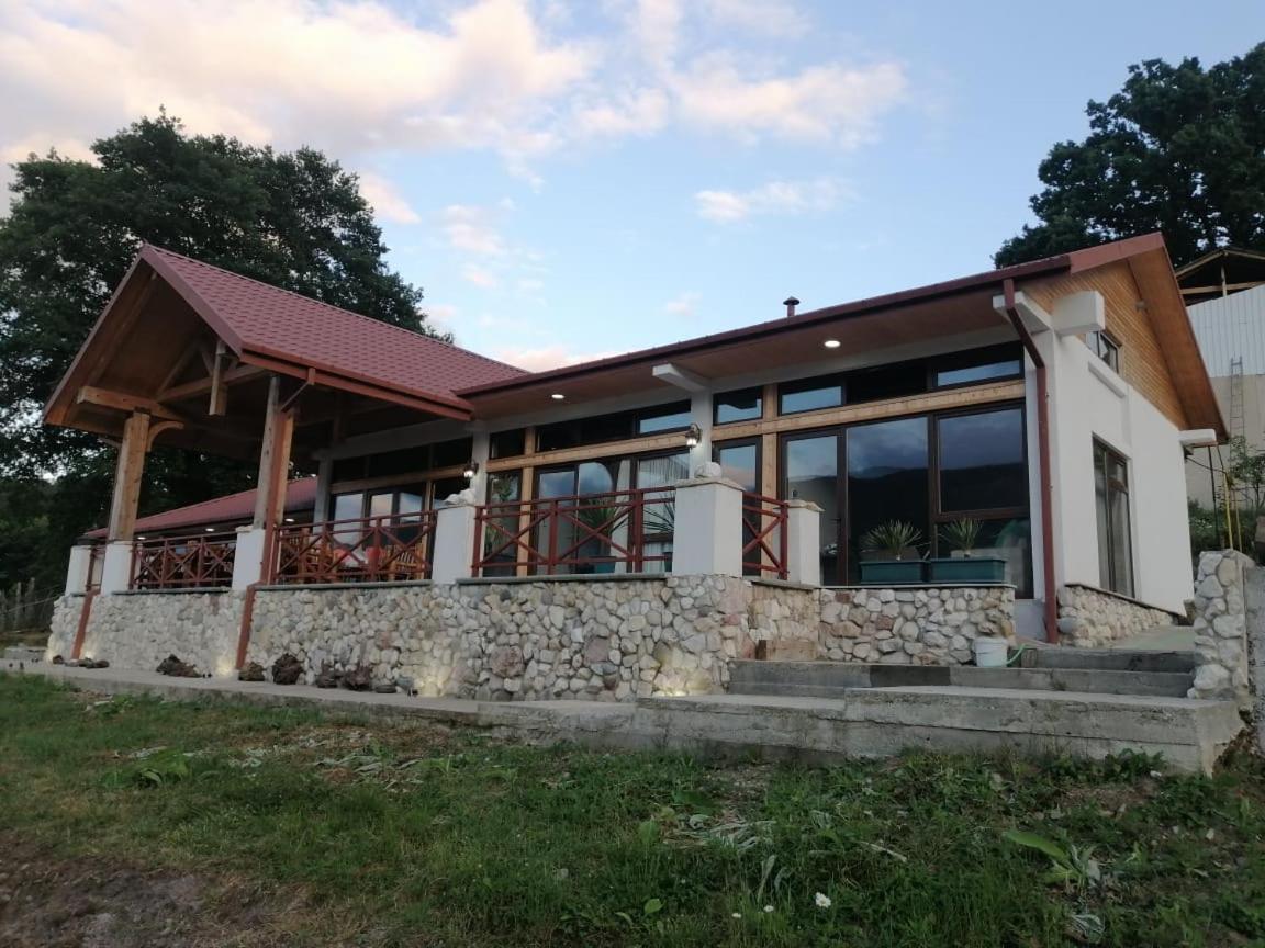 Hotel Belvedere Ambrolauri Exterior foto