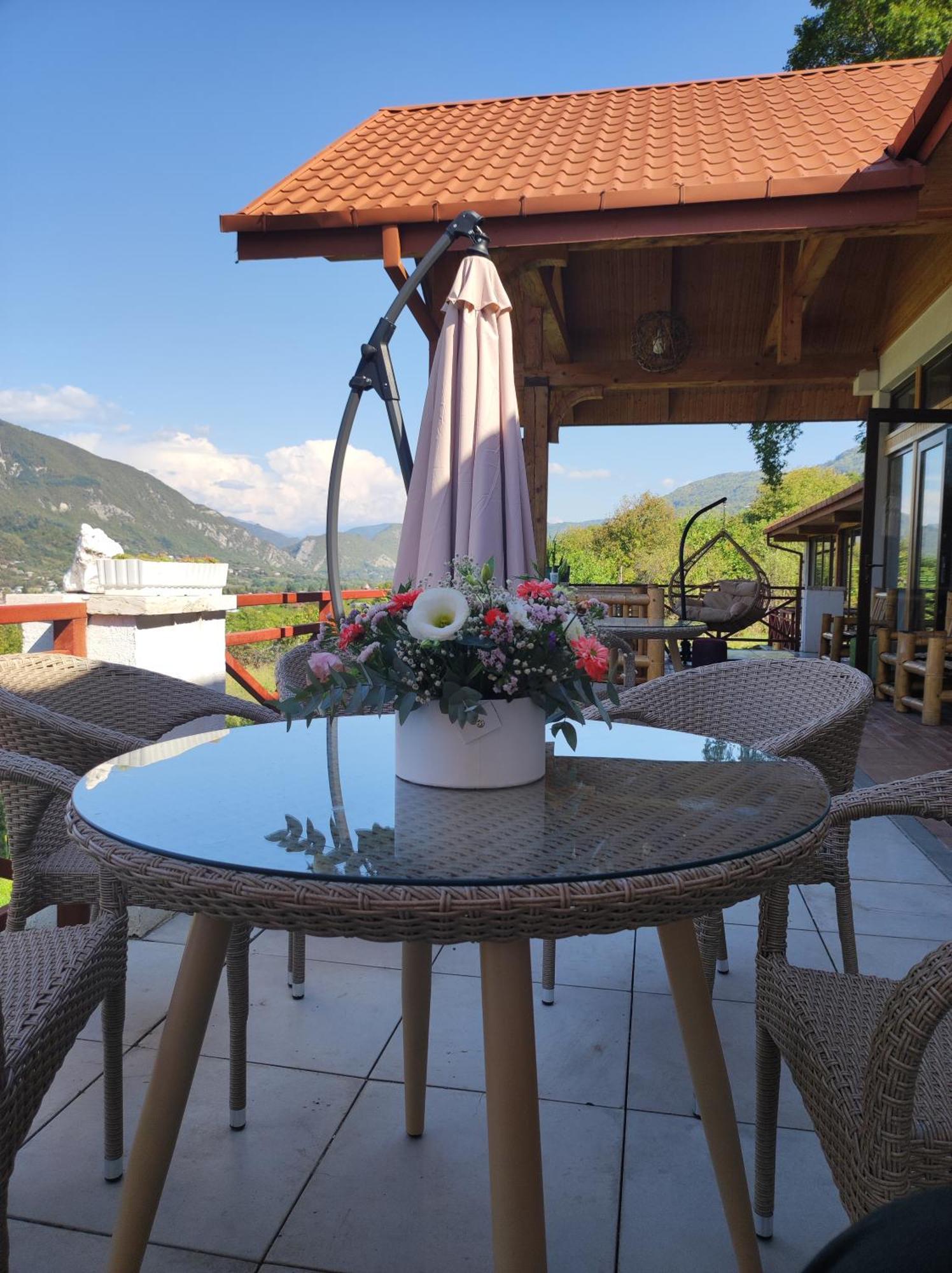 Hotel Belvedere Ambrolauri Exterior foto